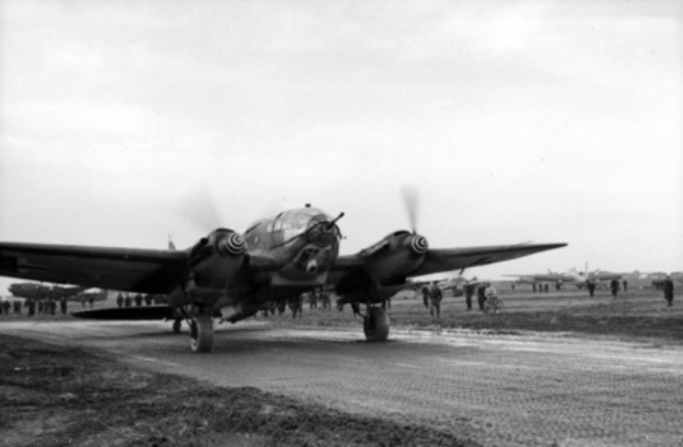 Captured_Heinkel_He_111_at_Celone_1944